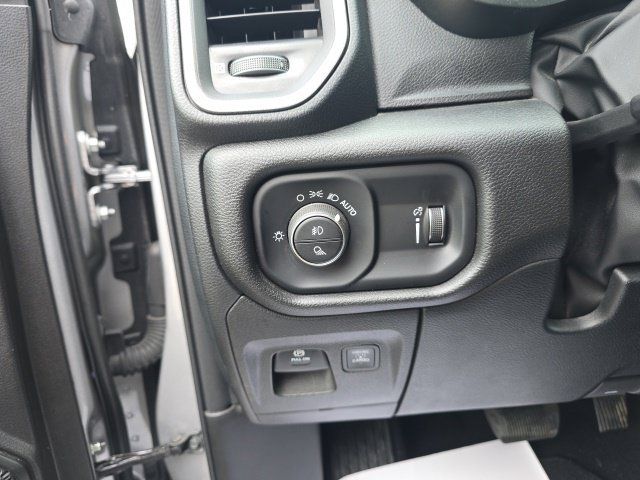 Used 2025 RAM 1500 Tradesman w/ Night Edition AWD/4WD image 16
