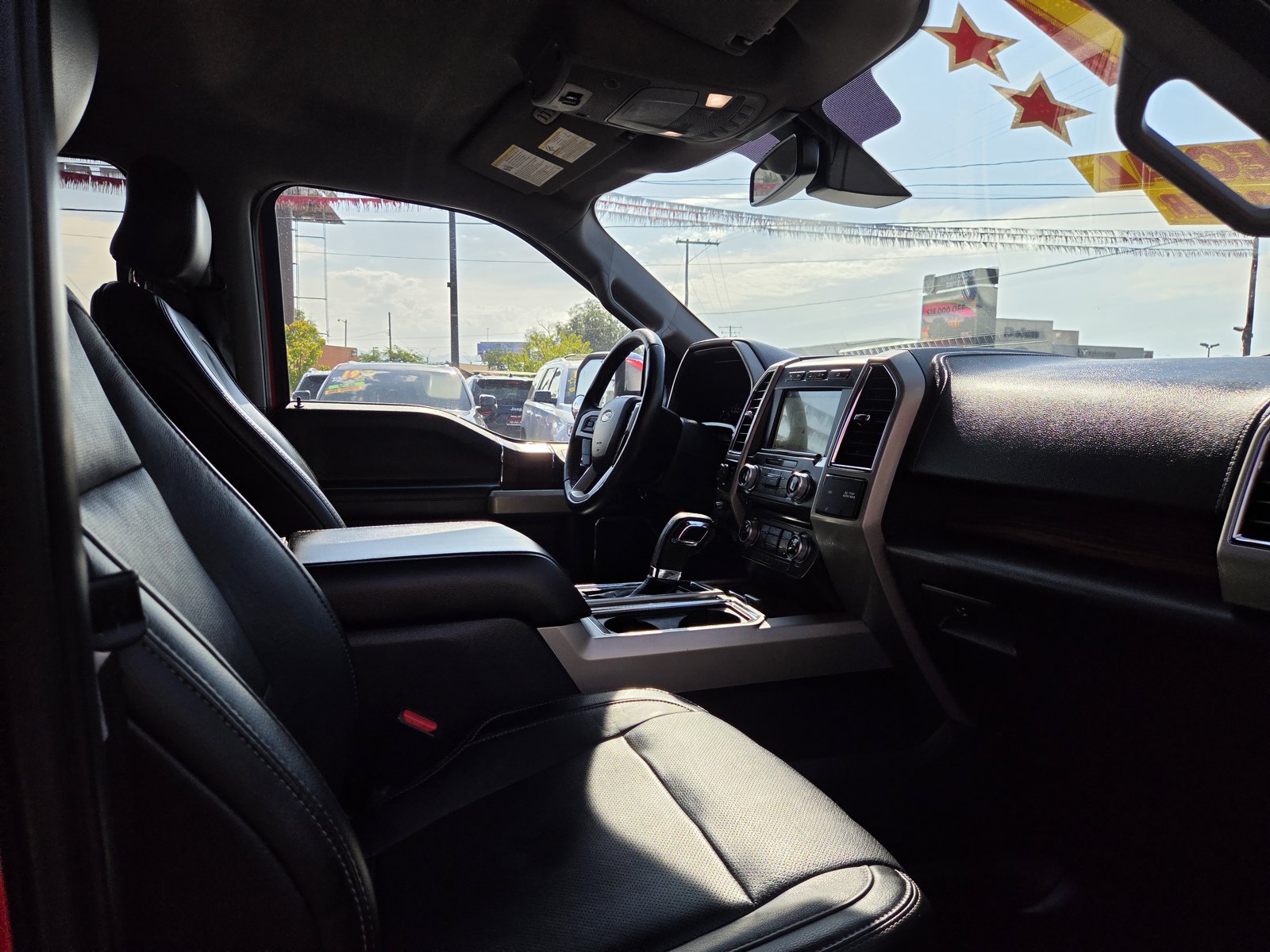 Used 2017 Ford F150 Lariat w/ Equipment Group 502A Luxury AWD/4WD image 11