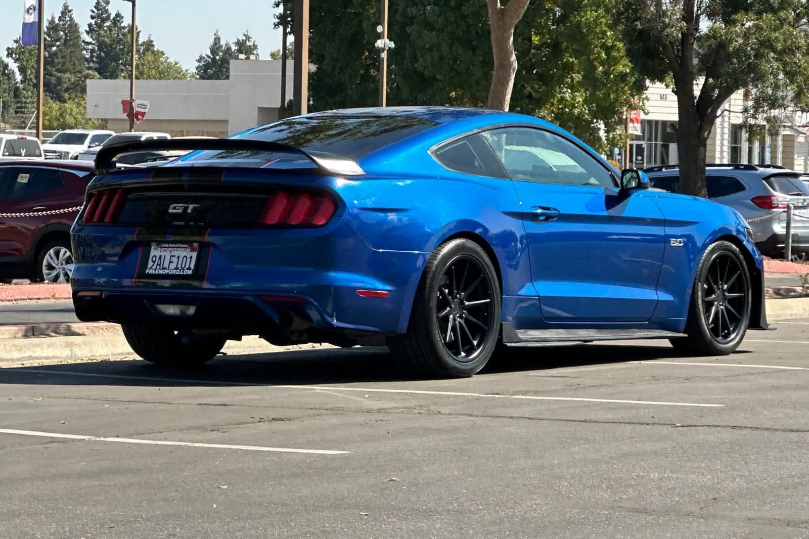 Used 2017 Ford Mustang GT RWD image 2