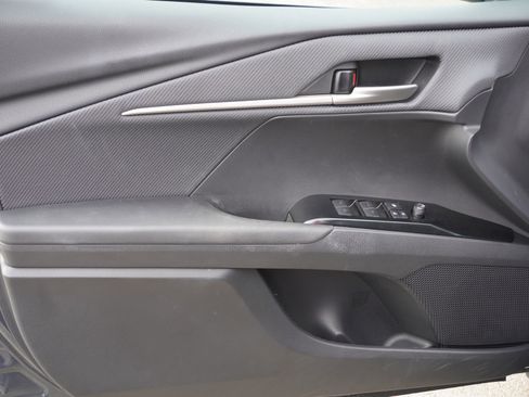 Used 2025 Toyota Camry SE w/ Convenience Package image 18