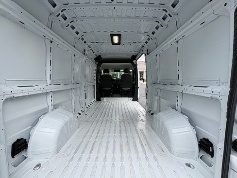 Used 2026 RAM ProMaster 2500 w/ Convenience Group FWD image 28