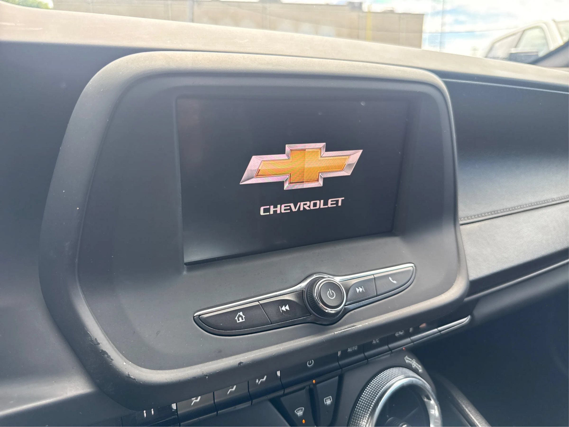 Used 2021 Chevrolet Camaro LS RWD image 13