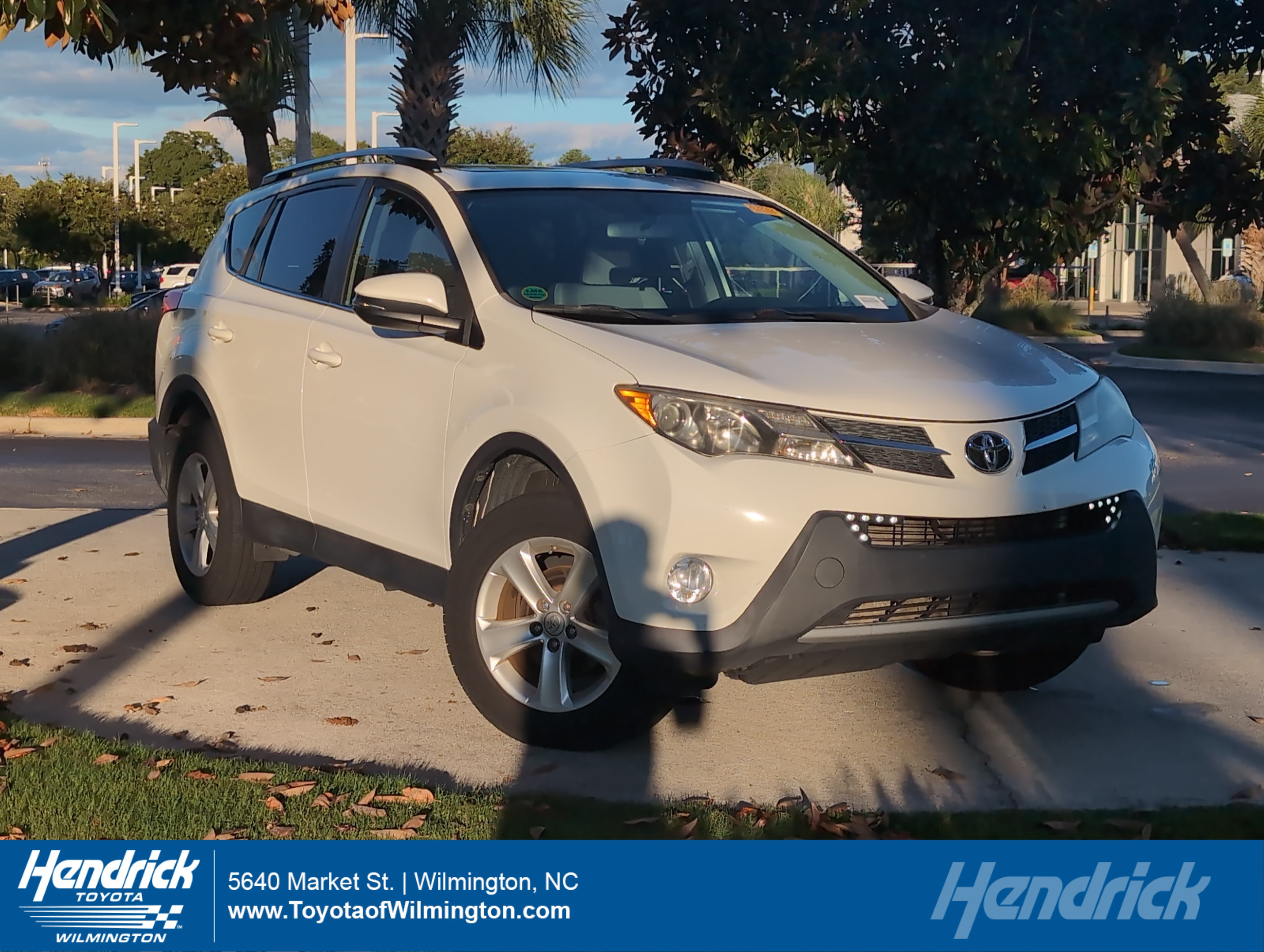 Used 2014 Toyota RAV4 XLE FWD image 1