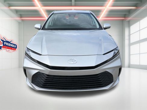 Used 2025 Toyota Camry LE FWD image 6
