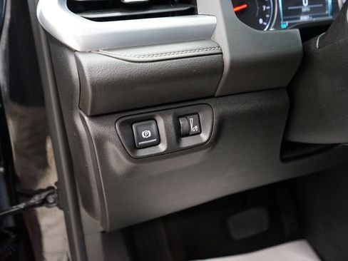 Used 2018 GMC Acadia SLT AWD/4WD image 30