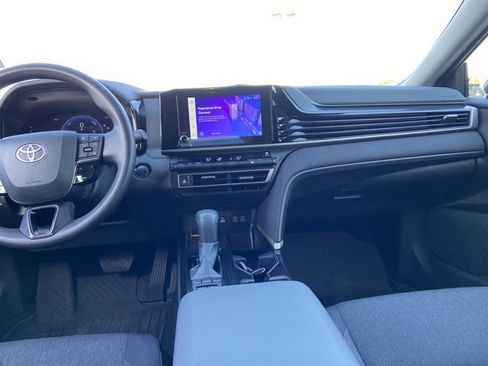 Used 2025 Toyota Camry LE image 14