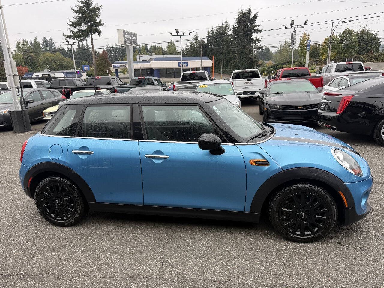 Used 2015 MINI Cooper 4-Door Hardtop FWD image 4