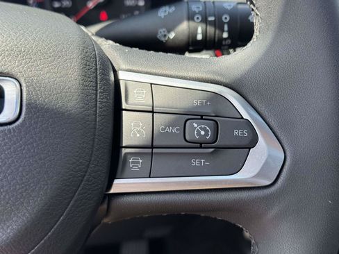 Used 2025 Jeep Compass Limited w/ Sun & Sound Group AWD/4WD image 21