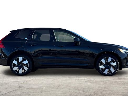 Certified 2025 Volvo XC60 T8 Plus w/ Protection Package Premier image 8