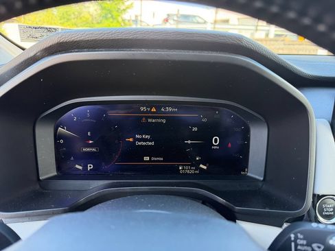 Used 2025 Mitsubishi Outlander SE AWD/4WD image 16