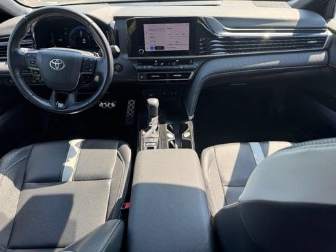 Used 2025 Toyota Camry SE FWD image 17