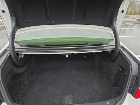 Used 2013 Mercedes-Benz E 350 Sedan image 29