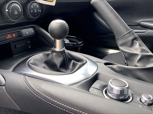 New 2026 MAZDA MX-5 Miata Club w/ Interior Package RWD image 7