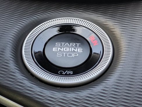 New 2025 Jeep Grand Cherokee Altitude image 24