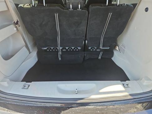 Used 2023 Chrysler Pacifica Touring-L FWD image 22