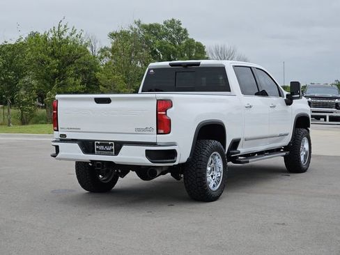 Used 2025 Chevrolet Silverado 2500 High Country w/ High Country Premium Package AWD/4WD image 7