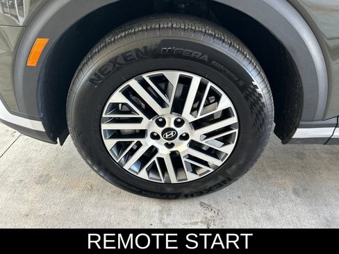 Used 2026 Hyundai Palisade SEL FWD image 16