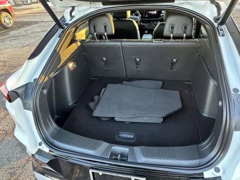 Certified 2024 Buick Envista Sport Touring w/ Convenience I Package image 11