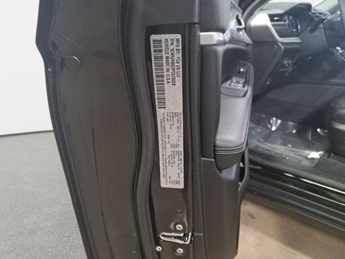 Certified 2023 Jeep Grand Cherokee Limited w/ Black Appearance Package image 36