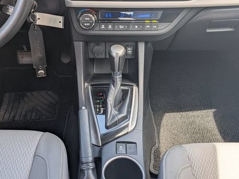 Used 2015 Toyota Corolla LE FWD image 19