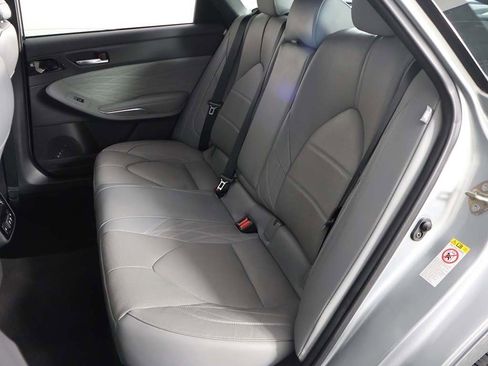 Used 2019 Toyota Avalon Limited image 35