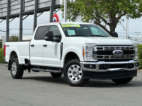 Used 2023 Ford F250 XLT AWD/4WD image 2