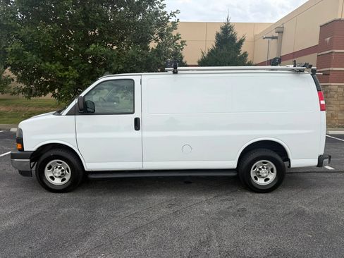 Used 2020 GMC Savana 2500 w/ Driver Convenience Package RWD image 2