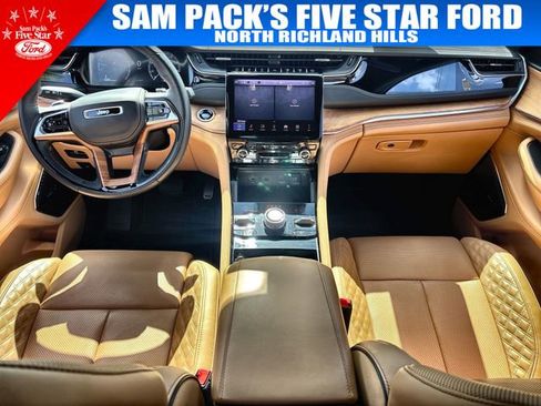 Used 2025 Jeep Grand Cherokee Summit AWD/4WD image 12