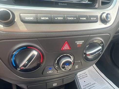 Used 2018 Hyundai Accent SE FWD image 17