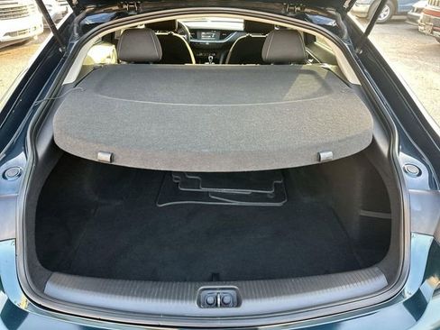 Used 2018 Buick Regal Preferred image 24