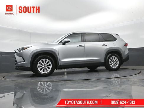 Used 2024 Toyota Grand Highlander AWD image 47