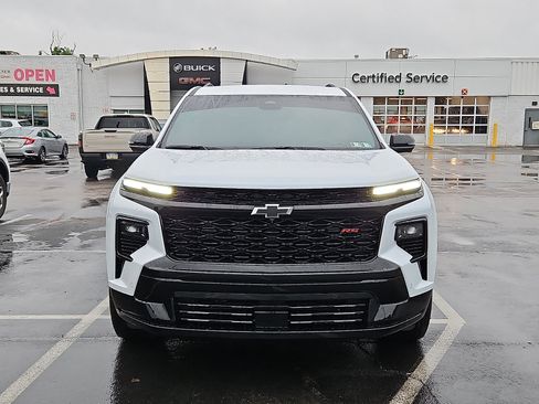 Used 2026 Chevrolet Traverse RS AWD/4WD image 2