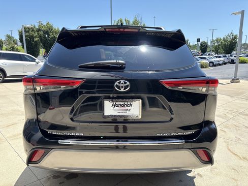 Used 2023 Toyota Highlander Platinum AWD/4WD image 7