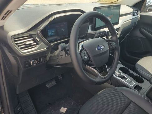New 2025 Ford Escape SE image 9