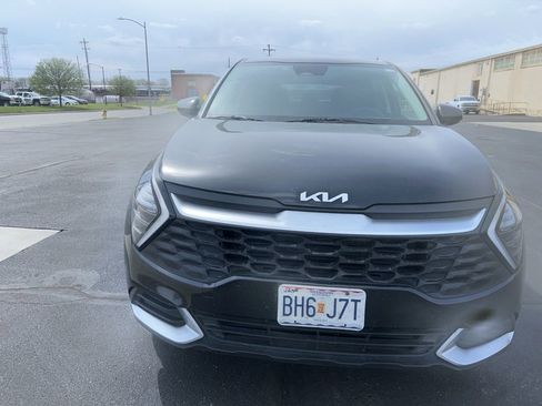 Used 2024 Kia Sportage LX image 2