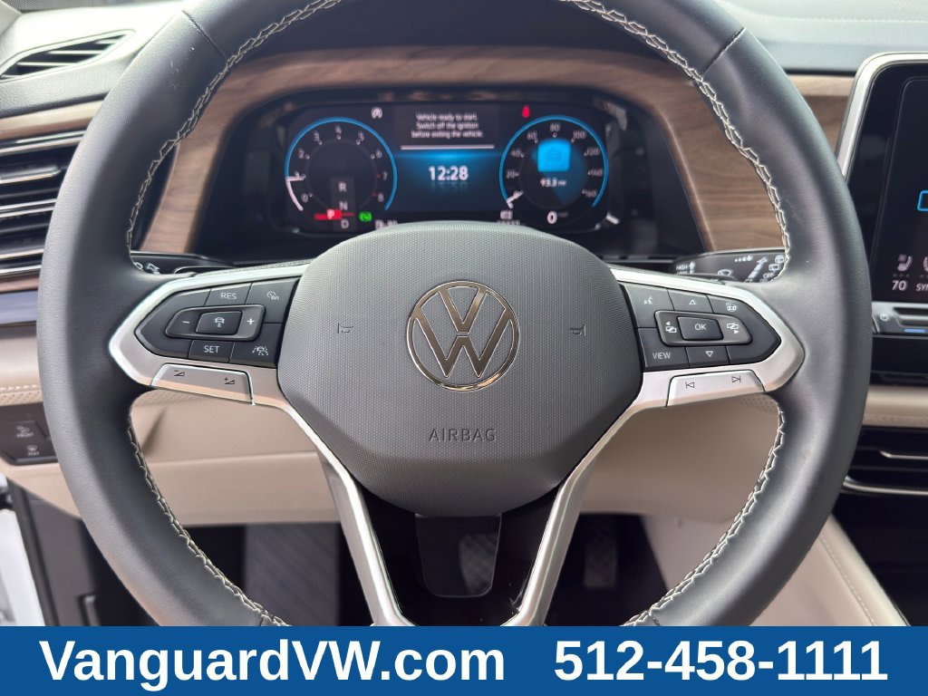 Used 2024 Volkswagen Atlas SE w/ Black Wheel Package FWD image 21