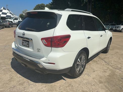Used 2019 Nissan Pathfinder SV image 5
