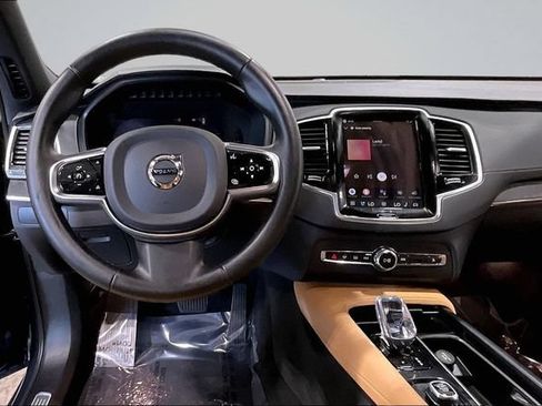Certified 2025 Volvo XC90 T8 Ultra w/ Protection Package Premier AWD/4WD image 8