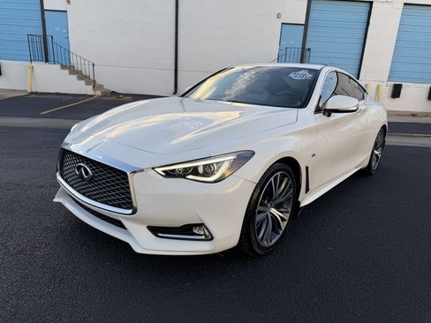 Used 2018 INFINITI Q60 3.0t Luxe w/ Sensory Package 3.0T Luxe image 3
