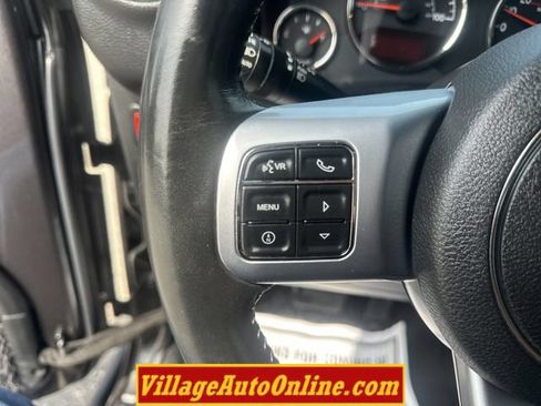 Used 2016 Jeep Wrangler Unlimited Rubicon AWD/4WD image 25