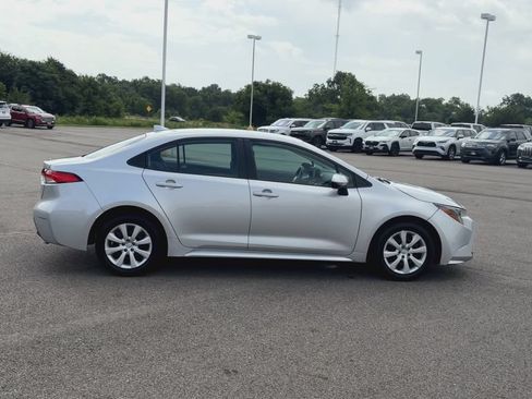 Used 2024 Toyota Corolla LE FWD image 9
