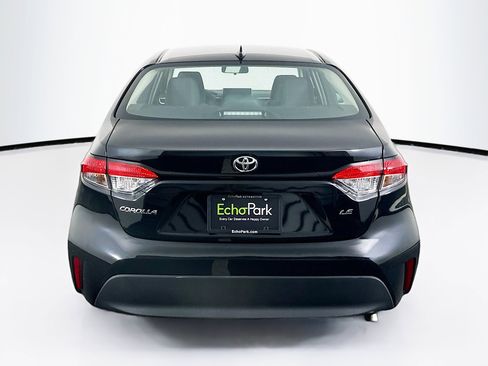 Used 2025 Toyota Corolla LE image 7