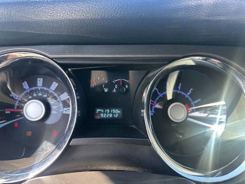 Used 2010 Ford Mustang Premium image 21