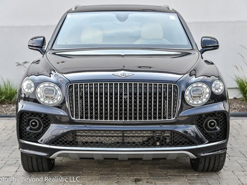 Used 2023 Bentley Bentayga Extended Wheelbase image 2