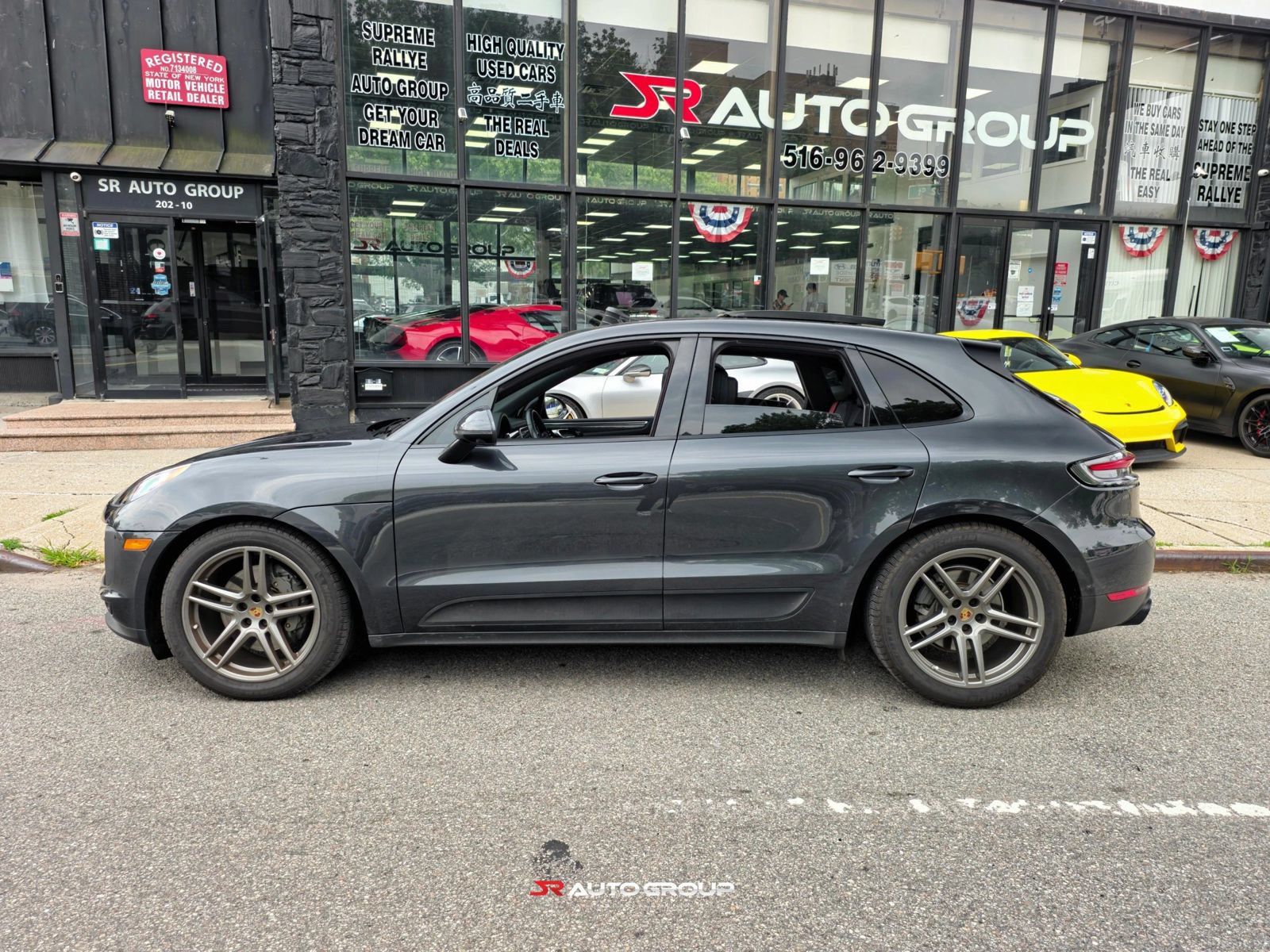 Used 2020 Porsche Macan S AWD/4WD image 6