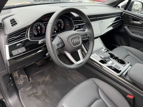 Used 2025 Audi Q7 2.0T Premium w/ Convenience Plus Package image 13