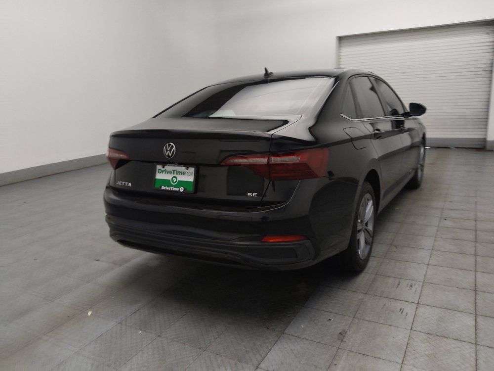 Used 2024 Volkswagen Jetta SE FWD image 9