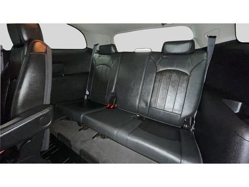 Used 2011 Buick Enclave CXL FWD image 17