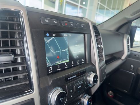 Used 2018 Ford F150 Lariat w/ Equipment Group 502A Luxury AWD/4WD image 10