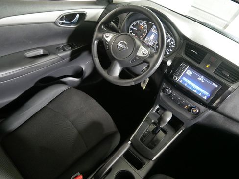 Used 2019 Nissan Sentra S FWD image 9